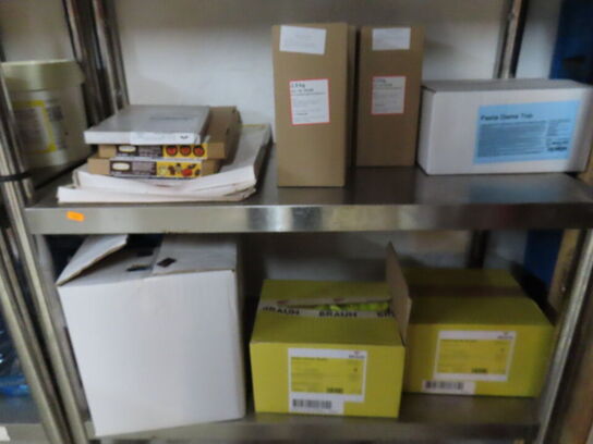 Div. reoler med indhold