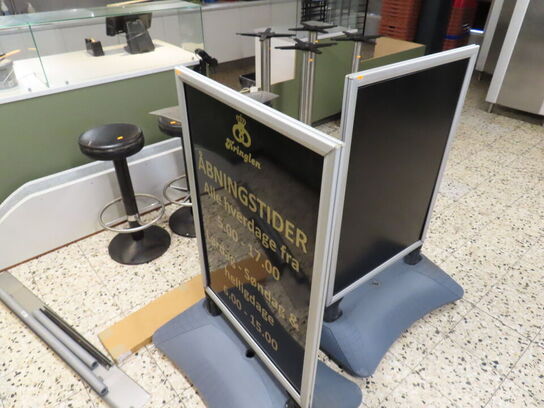 Div. skilte og stole