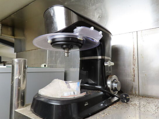 5 stk. reoler med indhold