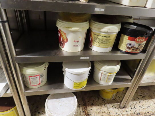 5 stk. reoler med indhold