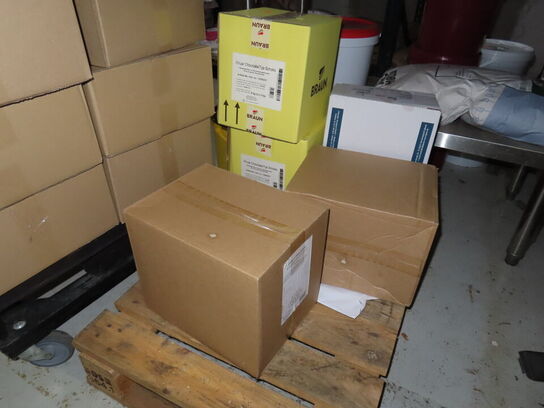 Div. reoler med indhold