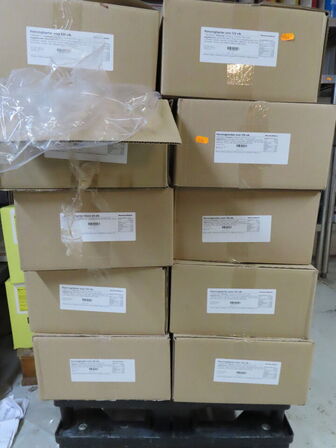 Div. reoler med indhold