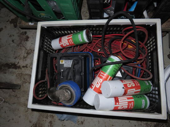 Ass. værktøj og 2 stk. stiger