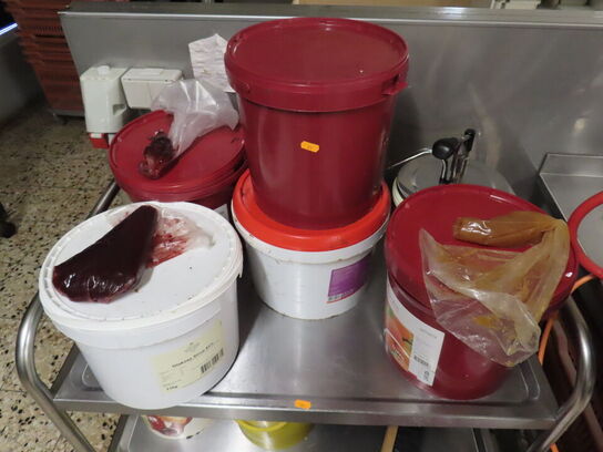 Arbejdsbord med indhold