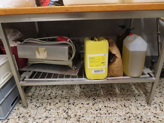 Arbejdsbord med indhold