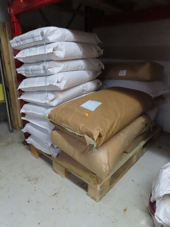 Pallereol med indhold