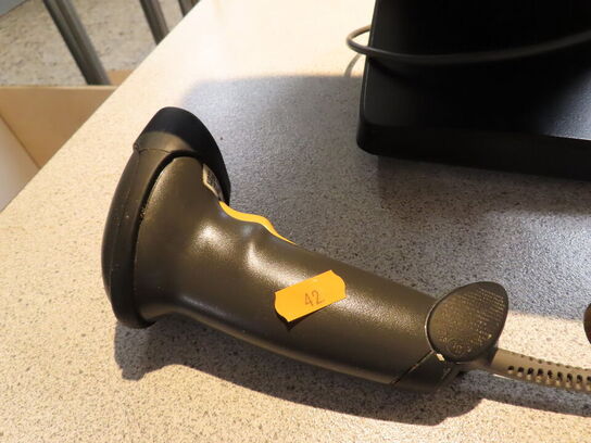 POS terminal med dankortterminal, stregkodescanner og pengeskuffe