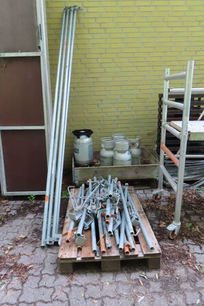 Gelænderstolper samt 4 stk. rækværk