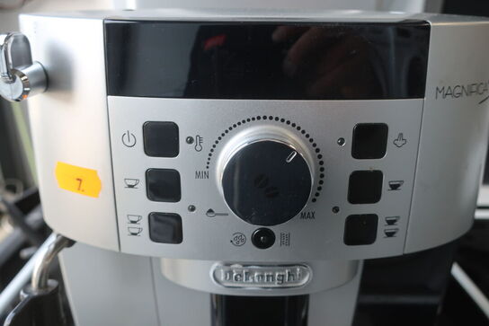 Kaffemaskine automatisk DE'LONGHI Magnifica S ECAM 22.110.SB