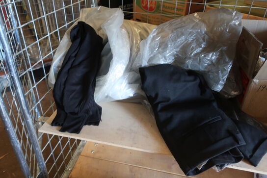 Engangsservice, stolebetræk, bukser, trøjer m.m.