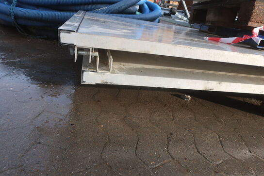 2 stk. sider til gravekasse