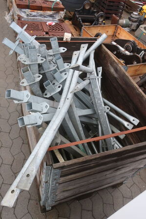 Diverse udstyr til skilte