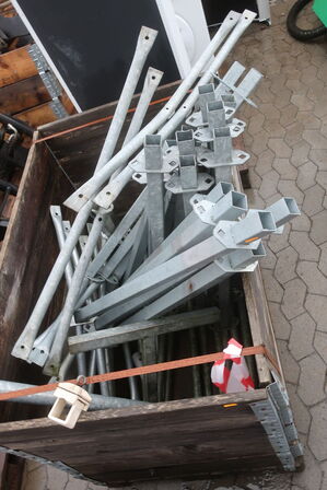 Diverse udstyr til skilte