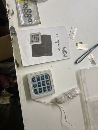 Værkstedsbord inkl. indhold