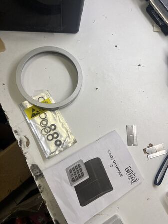 Værkstedsbord inkl. indhold