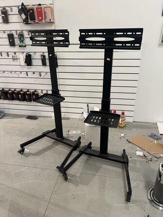 2 stk. stativer til display/TV
