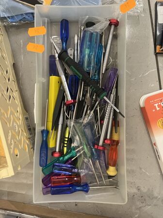 Div. værktøj til mobilrep. samt komponenter m.v. (se billeder)