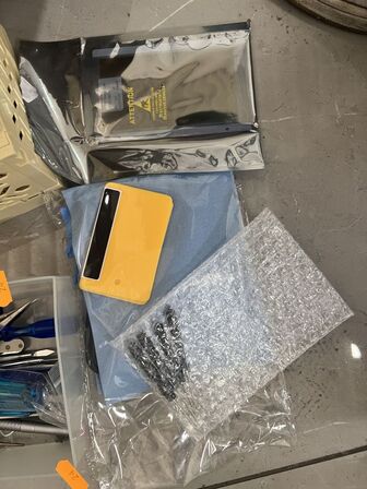 Div. værktøj til mobilrep. samt komponenter m.v. (se billeder)