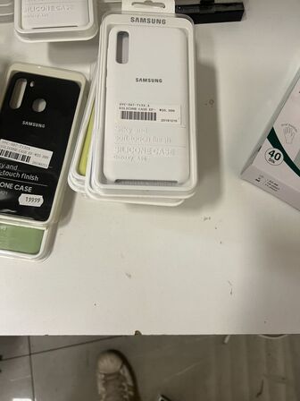 Værkstedsbord inkl. indhold