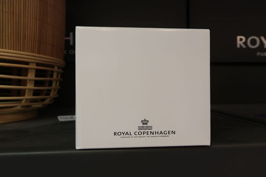 Royal Copenhagen Alfabet krus V blå