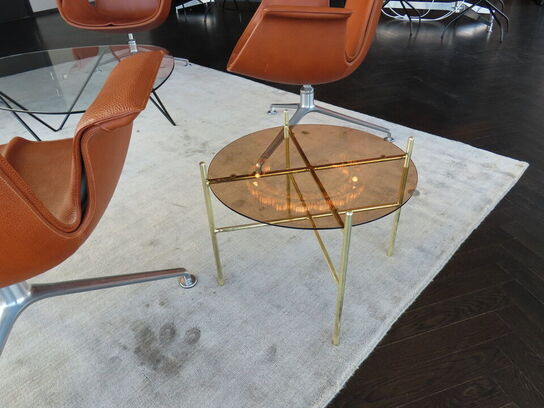 Loungesæt, 4 stk. stole WALTER KNOLL, Jørgen Kastholm, sofabord GUBI Pedrera og bakkebord BLOOMINGVILLE Lucca