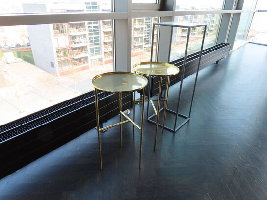 2 stk. sideborde BLOOMINGVILLE Pretty samt piedestal