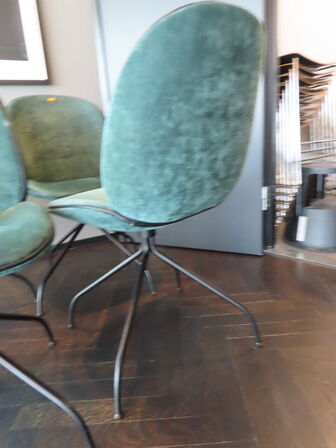6 stk. konferencestole GUBI Beetle