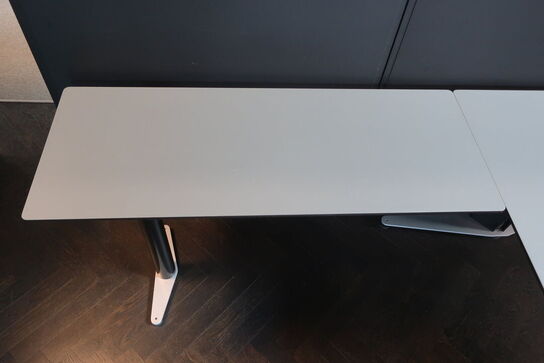 El. hæve/sænke skrivebord med sidebord og skuffemodul