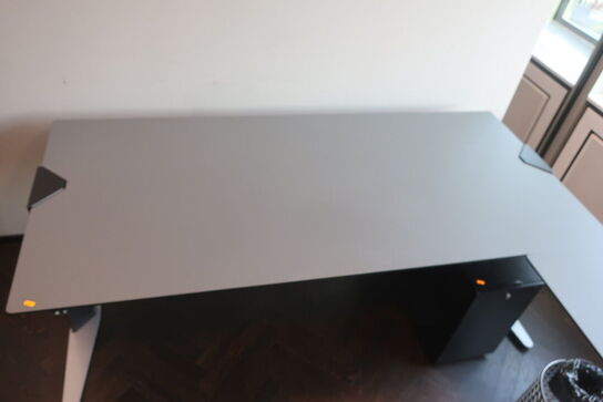 El. hæve/sænke skrivebord med sidebord og skuffemodul