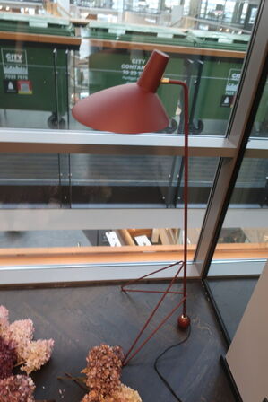 Gulvlampe &Tradition Tripod HM8