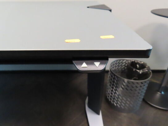 El. hæve/sænke skrivebord med sidebord og skuffemodul