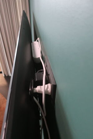 65" UHD TV, LG 65UV341C og BARCO CLICKSHARE