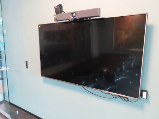 65" UHD TV, LG 65UV341C og YEALINK MeetingBar