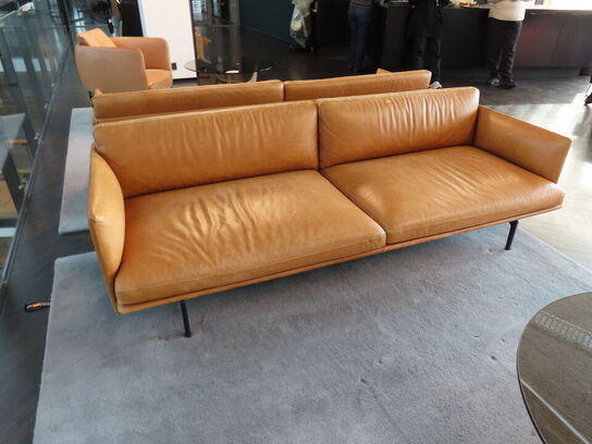Sofa, MUUTO Outline