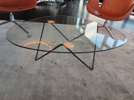 Loungesæt, 4 stk. stole WALTER KNOLL, Jørgen Kastholm, sofabord GUBI Pedrera og bakkebord BLOOMINGVILLE Lucca