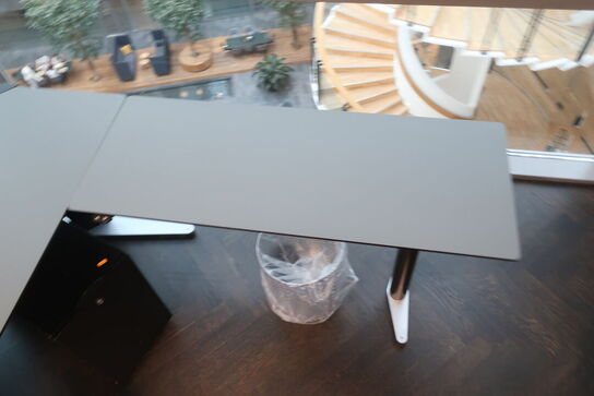 El. hæve/sænke skrivebord med sidebord og skuffemodul
