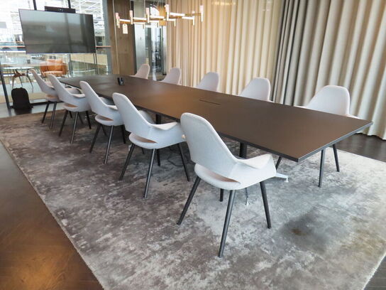 Konferencebord, HOLMRIS med 10 stole, VITRA Charles Eames & Eero Saarinen