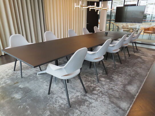 Konferencebord, HOLMRIS med 10 stole, VITRA Charles Eames & Eero Saarinen