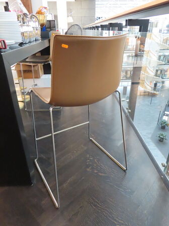 Højbord med 2 stk. højstole, ARPER