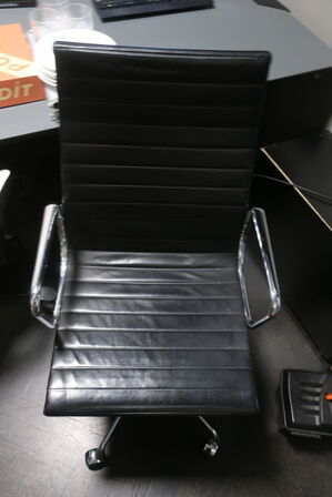 Kontorstol, CHARLES EAMES