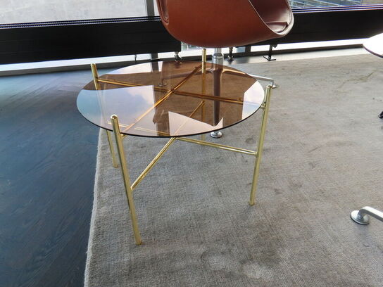 Loungesæt, 4 stk. stole WALTER KNOLL, Jørgen Kastholm, sofabord GUBI Pedrera og bakkebord BLOOMINGVILLE Lucca