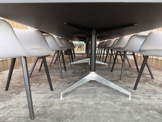 Konferencebord, HOLMRIS med 10 stole, VITRA Charles Eames & Eero Saarinen