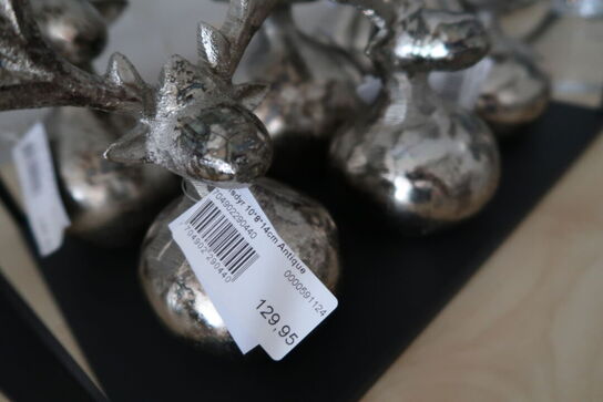 Stativ med 6 stk. figurer