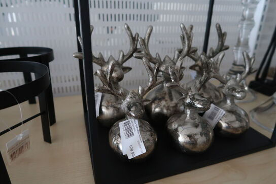 Stativ med 6 stk. figurer
