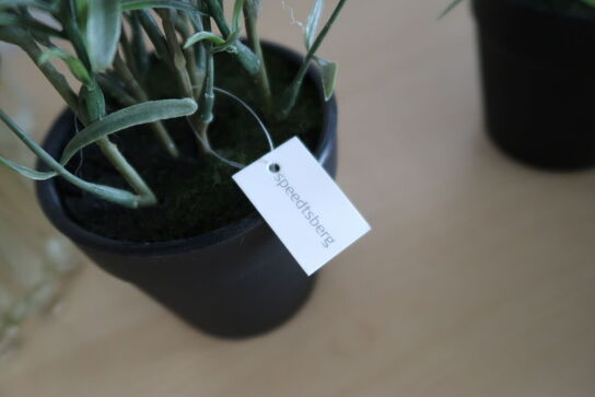3 stk. kunstige planter i krukke
