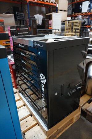 Metallo Værktøjsvogn XXL med værktøj og 7 skuffer og skab 