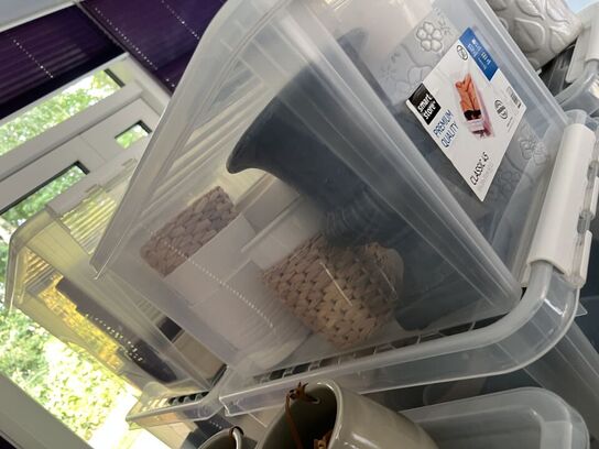 Div. potter m.v. (se billeder)