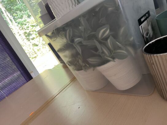 Div. potter m.v. (se billeder)