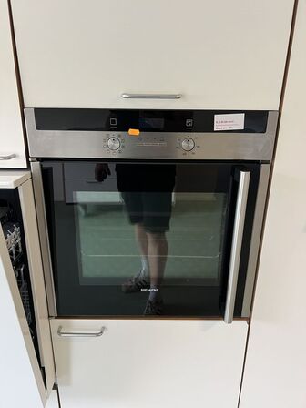 Indbygningsovn SIEMENS HB33L1540S (sidehængt låge)