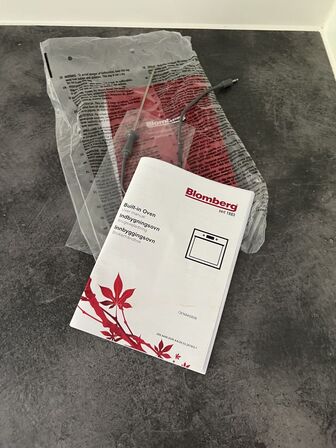 Indbygningsovn BLOMBERG OEN84S80B'